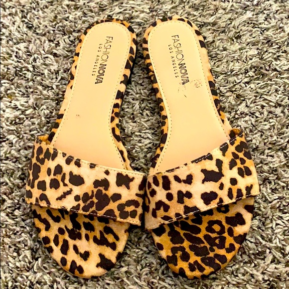 BRAND NEW FASHION NOVA SANDALS! - Picture 1 of 2